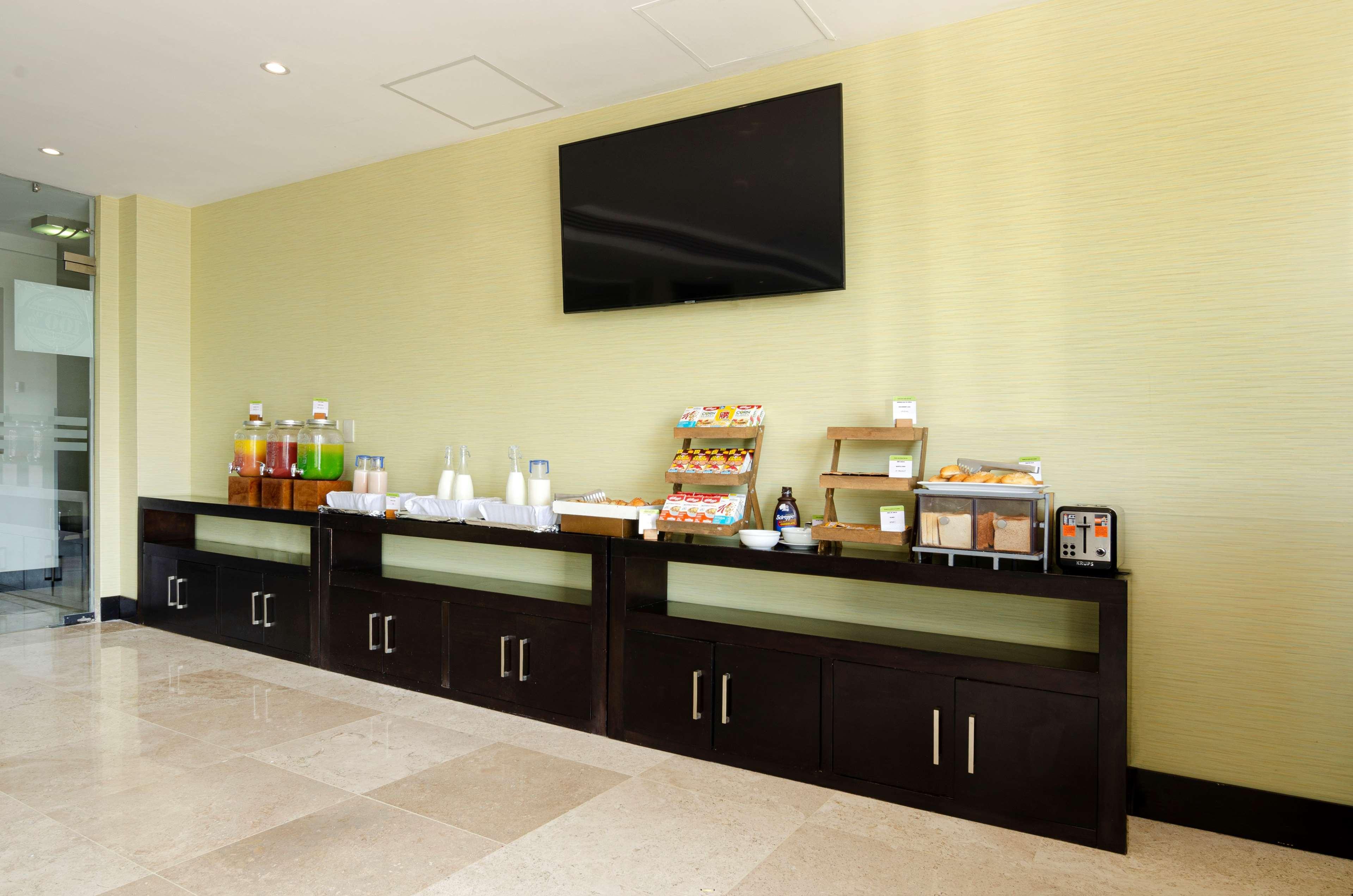 ดับเบิ้ลทรีโฮเต็ล บายฮิลตัน เกเรตาโร Hotel ภายนอก รูปภาพ