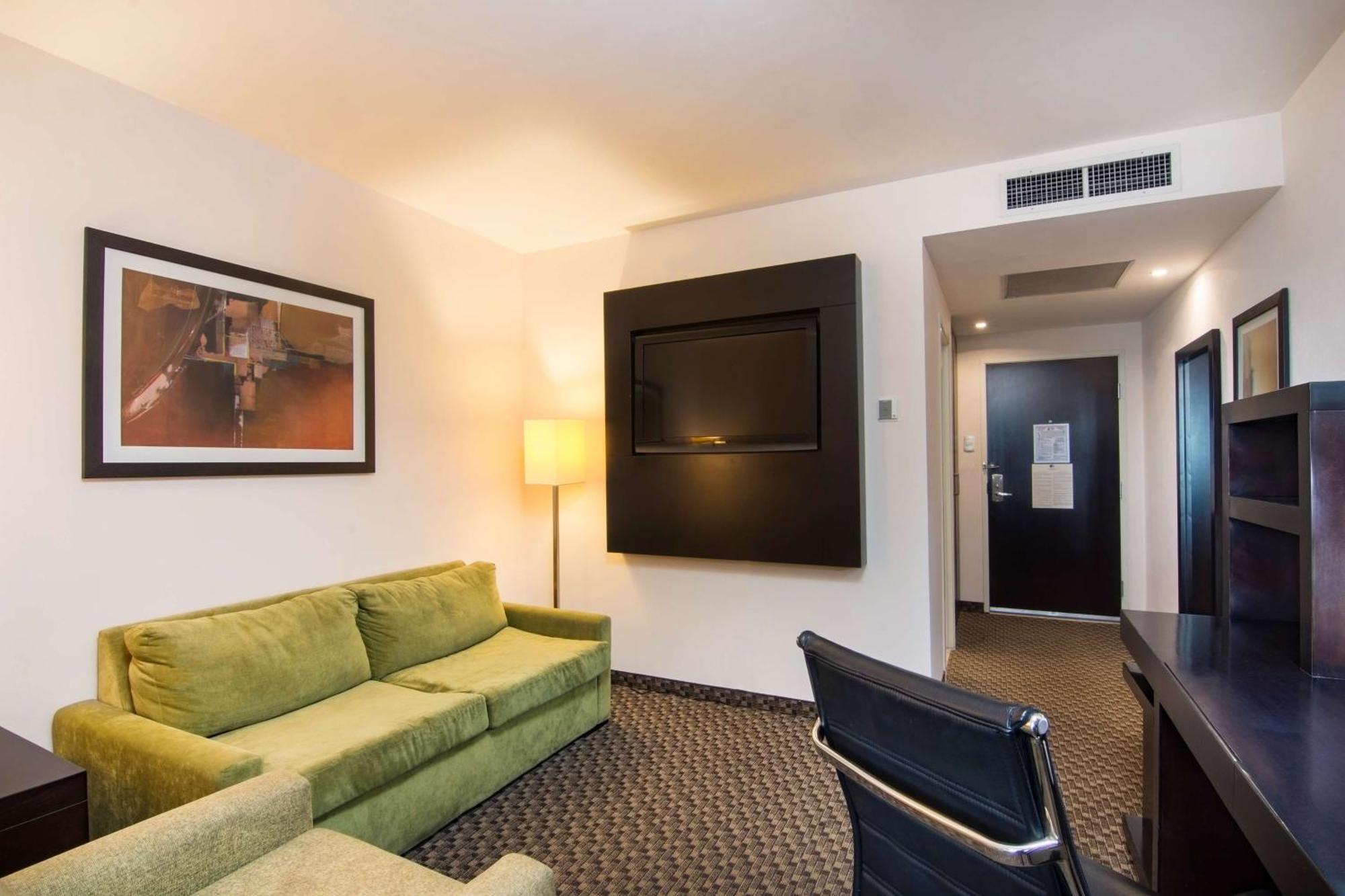 ดับเบิ้ลทรีโฮเต็ล บายฮิลตัน เกเรตาโร Hotel ภายนอก รูปภาพ