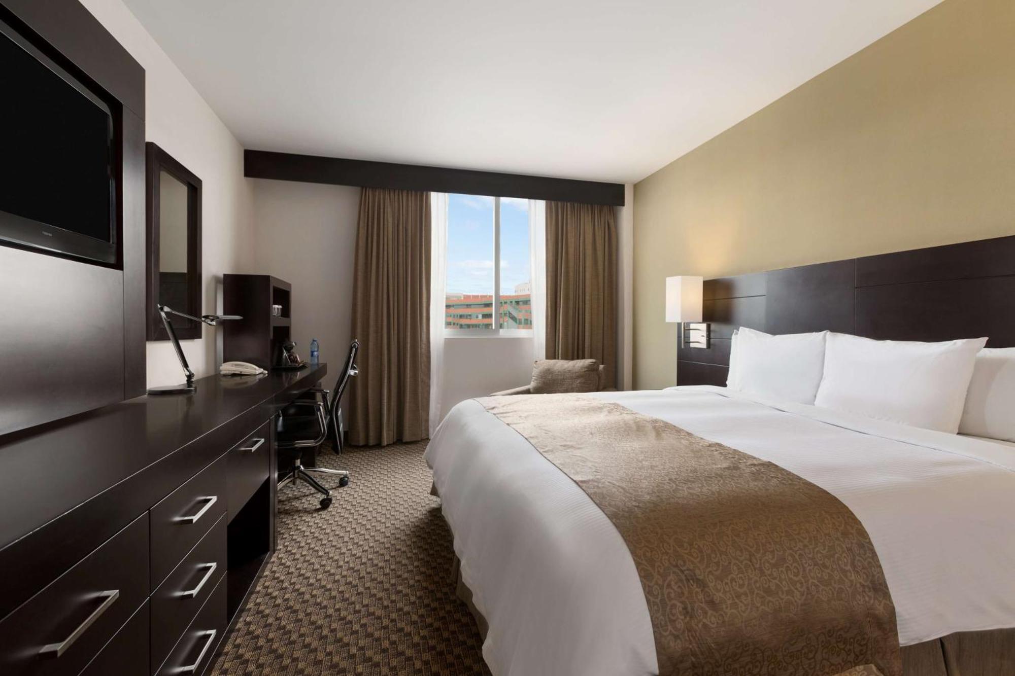 ดับเบิ้ลทรีโฮเต็ล บายฮิลตัน เกเรตาโร Hotel ภายนอก รูปภาพ