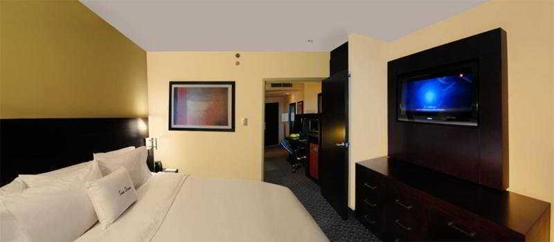 ดับเบิ้ลทรีโฮเต็ล บายฮิลตัน เกเรตาโร Hotel ภายนอก รูปภาพ